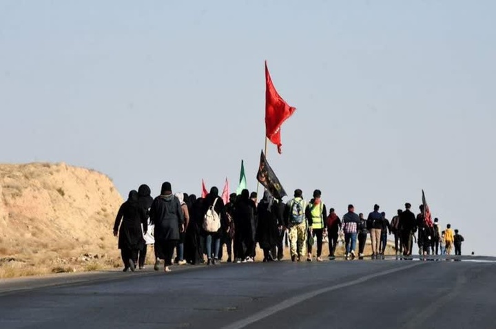 حرکت ۱۱ کاروان زائر پیاده از تایباد به سمت مشهد