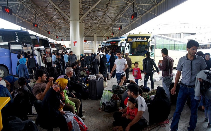 زائران حضرت رضا(ع) حتما بلیت بازگشت از مشهد را تهیه کنند