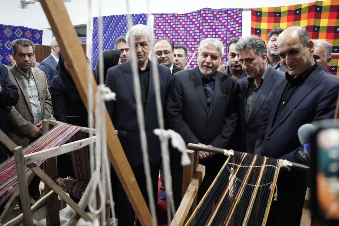 بازارهای خلیج‌فارس، آسیای شرقی و اروپا، مقصد تازه صنایع‌دستی ایران خواهند بود/ سه محور بیمه هنرمندان، بازاریابی جهانی و توسعه صادرات در دستور کار وزارتخانه است