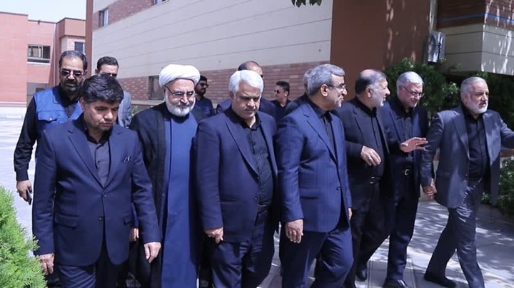 بازدید استاندار و رئیس ستاد اجرایی خدمات سفر خراسان رضوی از زائرشهر رضوی