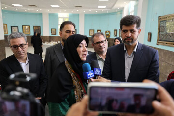 سهم زنان در تولیدات صنایع‌دستی شهرستان لنجان قابل‌توجه است