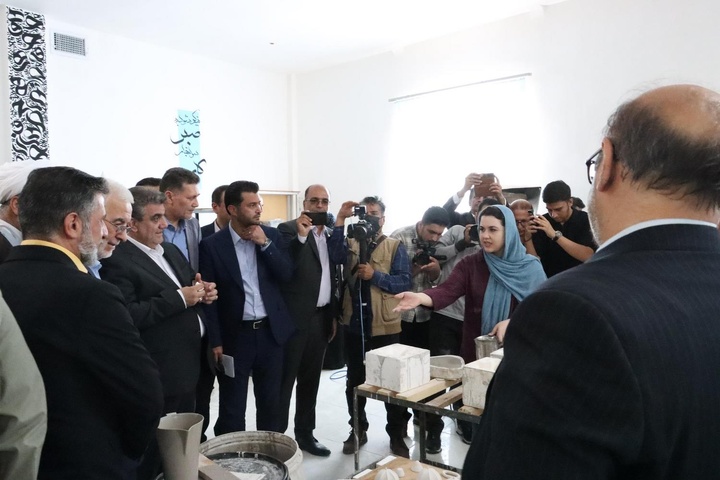 مومنی وزیر کشور