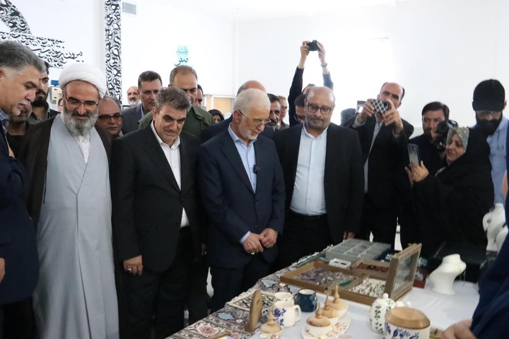 مومنی وزیر کشور