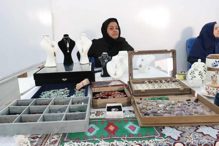 مومنی وزیر کشور