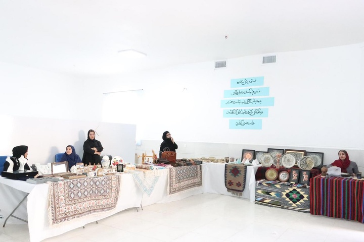 مومنی وزیر کشور