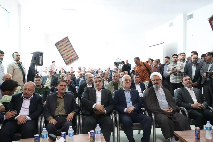 مومنی وزیر کشور