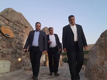 بازدید مدیرعامل شرکت توسعه گردشگری ایران از هتل صخره‌ای کندوان/ تأکید بر توسعه ساختاری و ارتقاء کیفیت خدمات