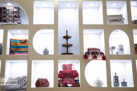 آغاز به کار غرفه اداره‌کل میراث‌فرهنگی خوزستان در نمایشگاه هفته دولت