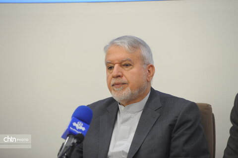 نخستین نشست ملی روسای تشکل‌های راهنمایان گردشگری کشور با حضور وزیر میراث‌فرهنگی، گردشگری و صنایع‌دستی