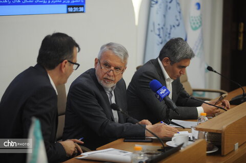 نخستین نشست ملی روسای تشکل‌های راهنمایان گردشگری کشور با حضور وزیر میراث‌فرهنگی، گردشگری و صنایع‌دستی
