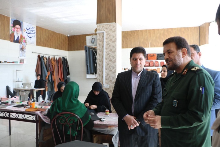 افتتاح کارگاه چرم‌دوزی در ایلام به مناسبت هفته دولت