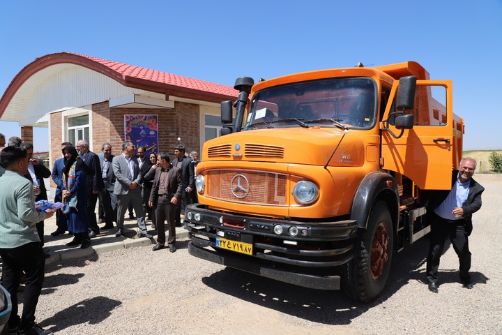رونمایی از کمپرسی بنز ۱۹۳۰ در خدابنده؛ احیای نوستالژی در مسیر توسعه