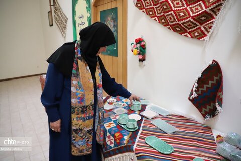 بازدید معاون صنایع‌دستی و هنرهای سنتی کشور از نمایشگاه صنایع‌دستی در چلبی اوغلو