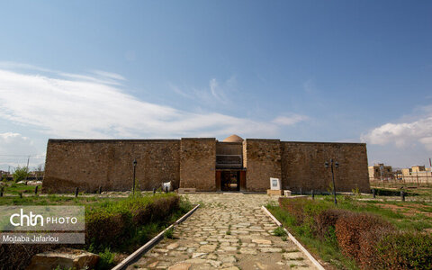 بازدید معاون صنایع‌دستی و هنرهای سنتی کشور از نمایشگاه صنایع‌دستی در چلبی اوغلو