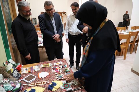 بازدید معاون صنایع‌دستی و هنرهای سنتی کشور از نمایشگاه صنایع‌دستی در چلبی اوغلو