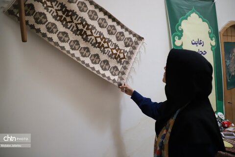 بازدید معاون صنایع‌دستی و هنرهای سنتی کشور از نمایشگاه صنایع‌دستی در چلبی اوغلو