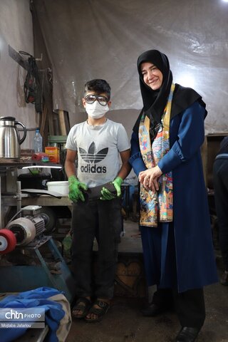 بازدید معاون صنایع‌دستی دستی کشور از کارگاه‌های چاقوسازی در روستای شوراب و بولاماجی شهرستان خدابنده