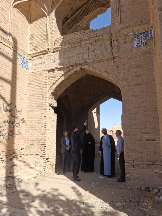 رباط تاریخی خیرآباد شهرستان مه‌ولات مرمت می‌شود