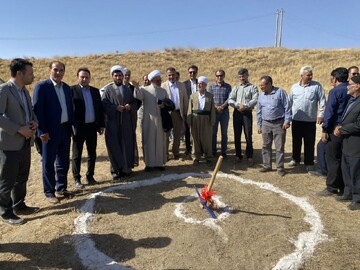 کلنگ‌زنی مجتمع بوم‌گردی، خدماتی، تفریحی و گردشگری کوثر تکاب