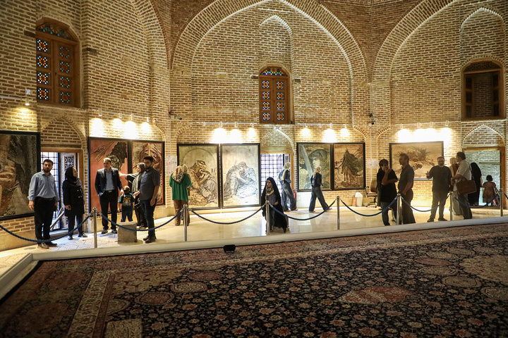 نمایشگاه «روز حقیقت» در مجموعه جهانی شیخ صفی الدین اردبیلی نمایشگاه «روز حقیقت» در مجموعه جهانی شیخ صفی الدین اردبیلی