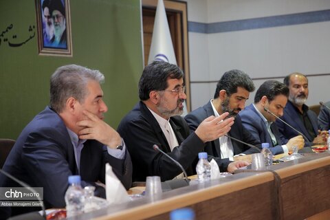نشست فعالان و سرمایه‌گذاران حوزه گردشگری استان قم با حضور معاون وزیر میراث فرهنگی