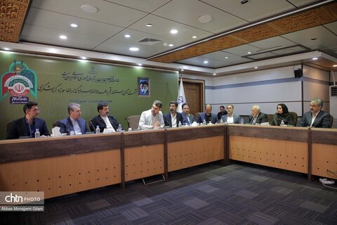 نشست فعالان و سرمایه‌گذاران حوزه گردشگری استان قم با حضور معاون وزیر میراث فرهنگی