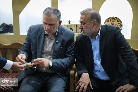 بازدید جمعی از مسئولان خوزستان از غرفه اداره‌کل میراث‌فرهنگی استان در نمایشگاه دستاوردهای دولت