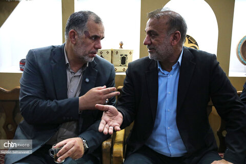 بازدید جمعی از مسئولان خوزستان از غرفه اداره‌کل میراث‌فرهنگی استان در نمایشگاه دستاوردهای دولت