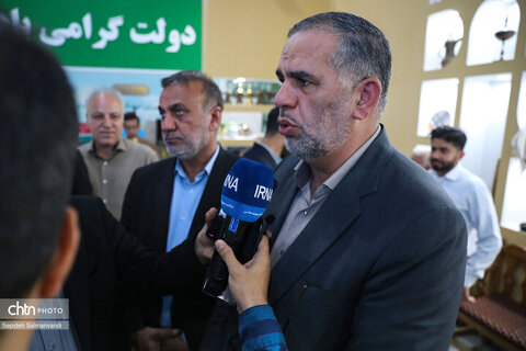 بازدید جمعی از مسئولان خوزستان از غرفه اداره‌کل میراث‌فرهنگی استان در نمایشگاه دستاوردهای دولت