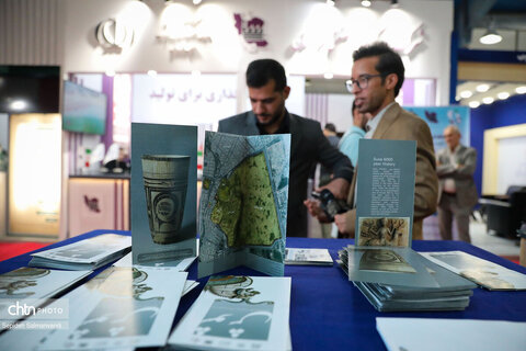 استقبال پرشور از غرفه میراث‌فرهنگی خوزستان در سومین شب از نمایشگاه دستاوردهای دولت