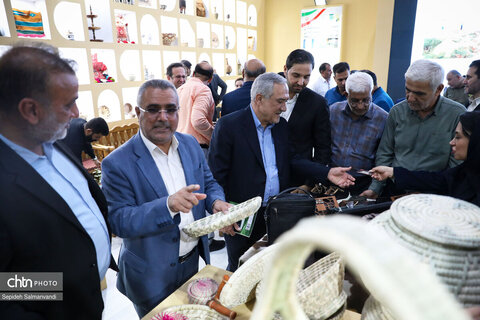 استقبال پرشور از غرفه میراث‌فرهنگی خوزستان در سومین شب از نمایشگاه دستاوردهای دولت