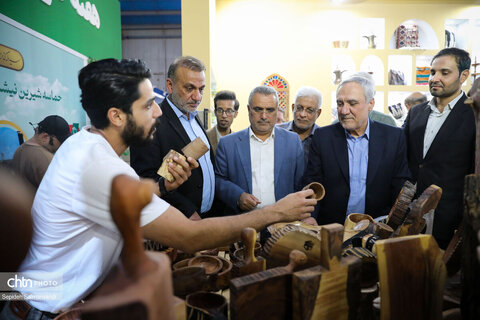 استقبال پرشور از غرفه میراث‌فرهنگی خوزستان در سومین شب از نمایشگاه دستاوردهای دولت