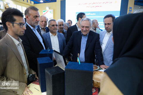 استقبال پرشور از غرفه میراث‌فرهنگی خوزستان در سومین شب از نمایشگاه دستاوردهای دولت