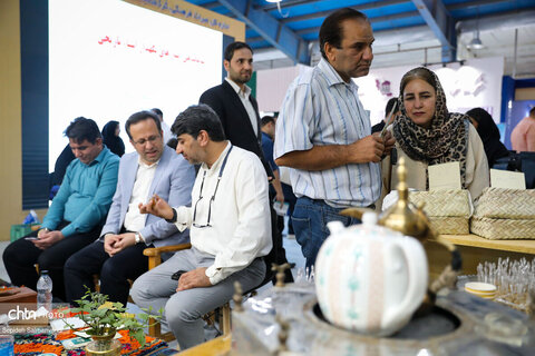 استقبال پرشور از غرفه میراث‌فرهنگی خوزستان در سومین شب از نمایشگاه دستاوردهای دولت