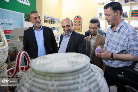 استقبال پرشور از غرفه میراث‌فرهنگی خوزستان در سومین شب از نمایشگاه دستاوردهای دولت