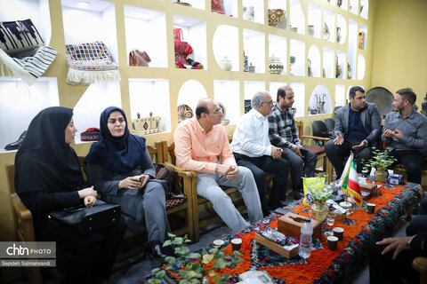 استقبال پرشور از غرفه میراث‌فرهنگی خوزستان در سومین شب از نمایشگاه دستاوردهای دولت