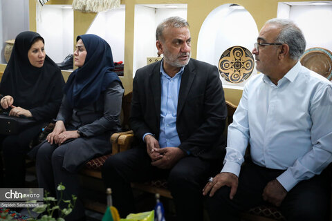 استقبال پرشور از غرفه میراث‌فرهنگی خوزستان در سومین شب از نمایشگاه دستاوردهای دولت