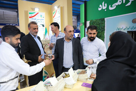 استقبال پرشور از غرفه میراث‌فرهنگی خوزستان در سومین شب از نمایشگاه دستاوردهای دولت