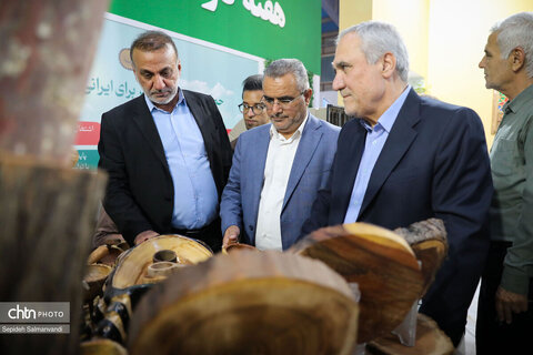 استقبال پرشور از غرفه میراث‌فرهنگی خوزستان در سومین شب از نمایشگاه دستاوردهای دولت