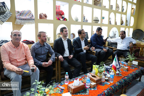 استقبال پرشور از غرفه میراث‌فرهنگی خوزستان در سومین شب از نمایشگاه دستاوردهای دولت