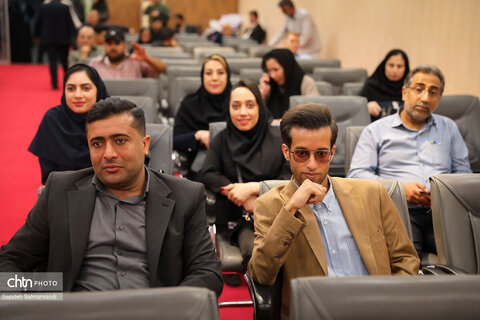 نشست خبری مدیرکل میراث‌فرهنگی، گردشگری و صنایع‌دستی خوزستان در نمایشگاه دستاوردهای دولت در اهواز