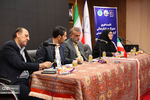 نشست خبری مدیرکل میراث‌فرهنگی، گردشگری و صنایع‌دستی خوزستان در نمایشگاه دستاوردهای دولت در اهواز