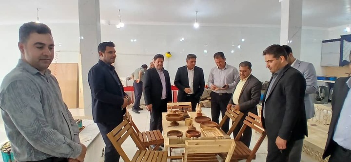 افتتاح یک کارگاه صنایع‌دستی در دره‌شهر همزمان با هفته دولت