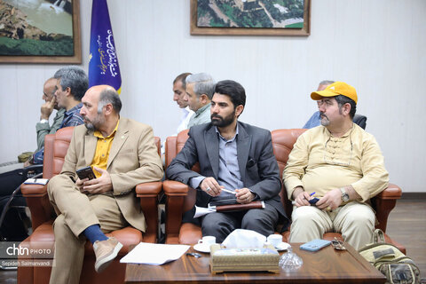 نشست صمیمانه مدیرکل میراث‌فرهنگی، گردشگری و صنایع‌دستی خوزستان با فعالان و دوستداران میراث فرهنگی