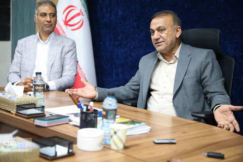 نشست صمیمانه مدیرکل میراث‌فرهنگی، گردشگری و صنایع‌دستی خوزستان با فعالان و دوستداران میراث فرهنگی