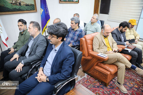نشست صمیمانه مدیرکل میراث‌فرهنگی، گردشگری و صنایع‌دستی خوزستان با فعالان و دوستداران میراث فرهنگی