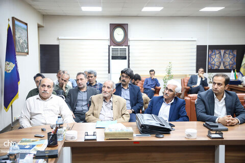 نشست صمیمانه مدیرکل میراث‌فرهنگی، گردشگری و صنایع‌دستی خوزستان با فعالان و دوستداران میراث فرهنگی