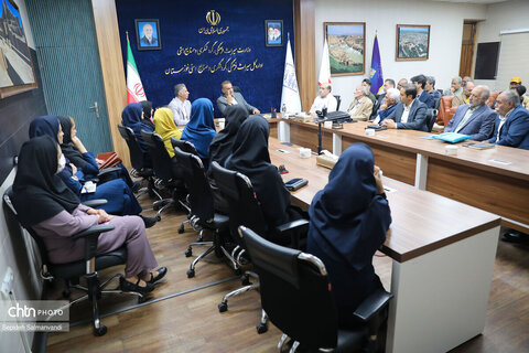 نشست صمیمانه مدیرکل میراث‌فرهنگی، گردشگری و صنایع‌دستی خوزستان با فعالان و دوستداران میراث فرهنگی