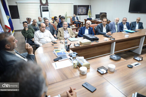 نشست صمیمانه مدیرکل میراث‌فرهنگی، گردشگری و صنایع‌دستی خوزستان با فعالان و دوستداران میراث فرهنگی