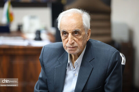 نشست صمیمانه مدیرکل میراث‌فرهنگی، گردشگری و صنایع‌دستی خوزستان با فعالان و دوستداران میراث فرهنگی